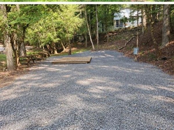 194 17th Street , Ellijay, GA 30540