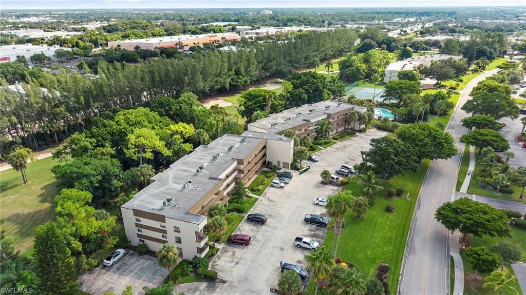 499 Forest Lakes Blvd, Unit 201, Naples, FL 34105 Photo