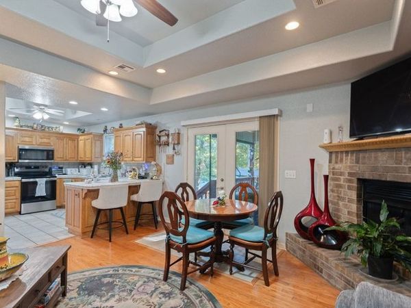 2 Brent Lane, Bella Vista, AR 72714