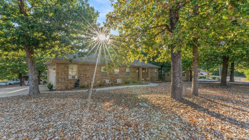 2 Brent Lane Bella Vista, AR 72714