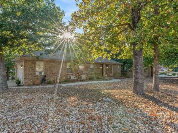2 Brent Lane, Bella Vista, AR 72714