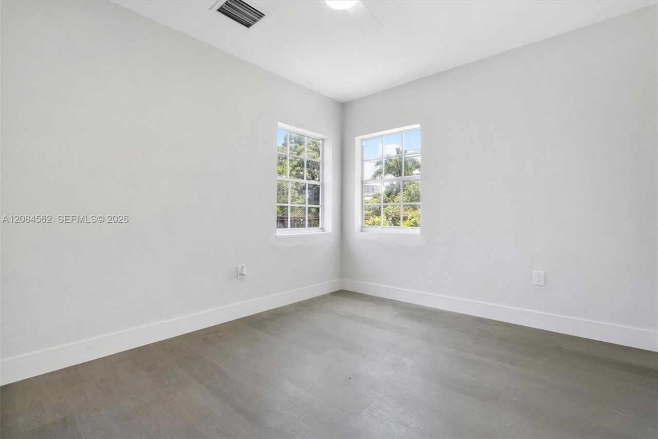 1530 NW 55th St , Miami, FL 33142 Photo