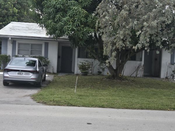 2521 NE 10TH Street, Unit 1, Pompano Beach, FL 33062