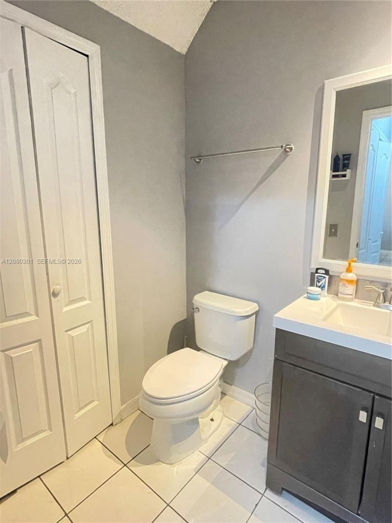 15856 SW 71st St , Miami, FL 33193 Photo