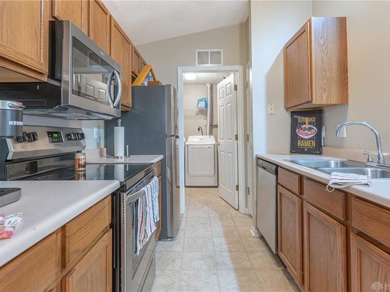 1680 Piper Lane, Dayton, OH 45440 Photo 9