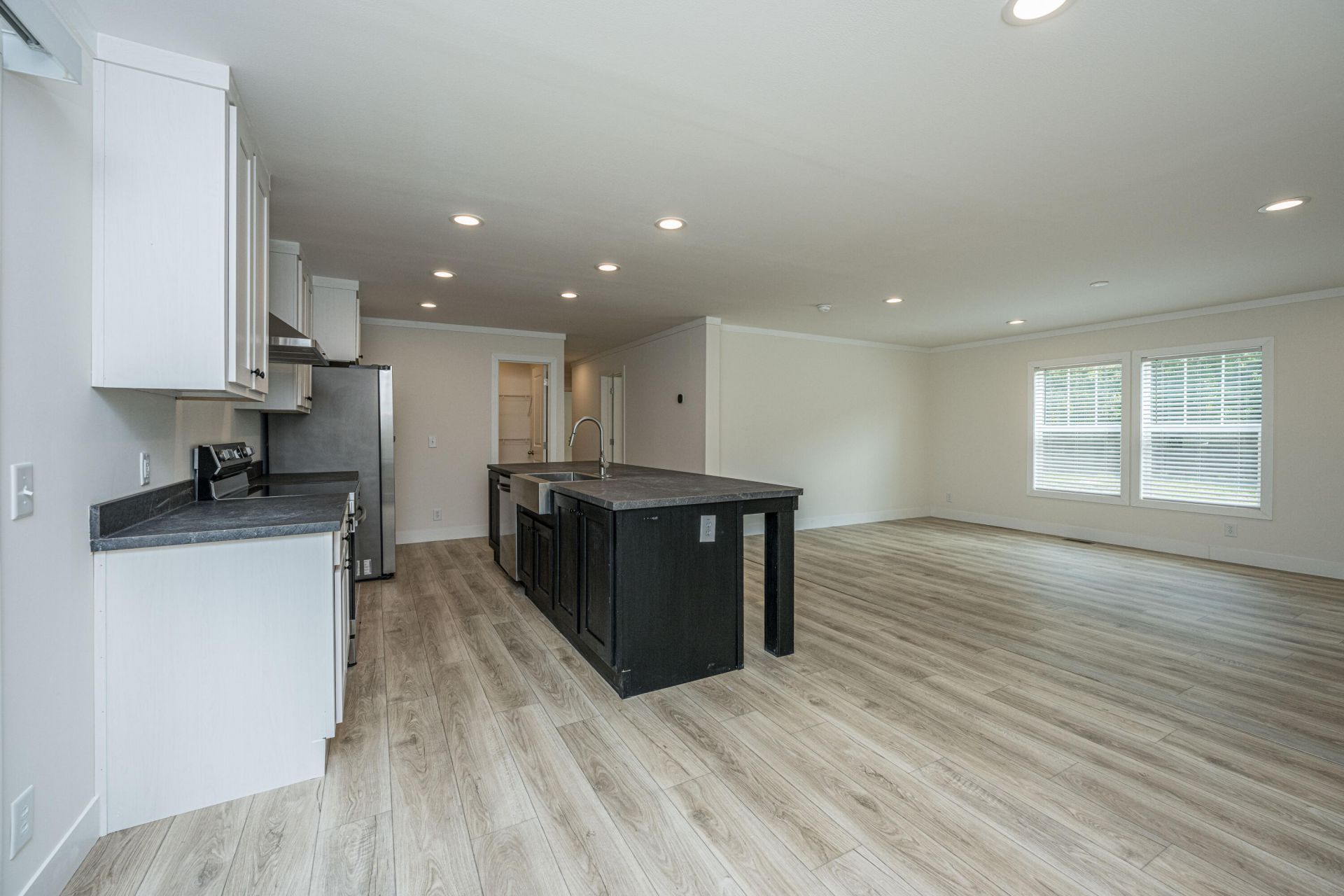 145 Upton Road Photo 14