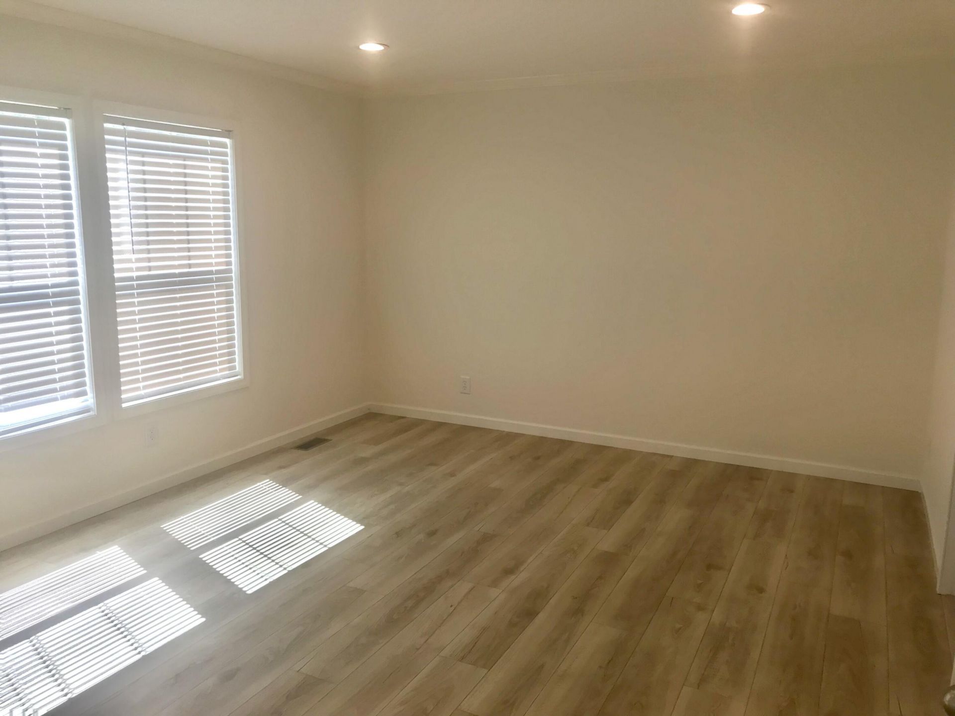 145 Upton Road Photo 19