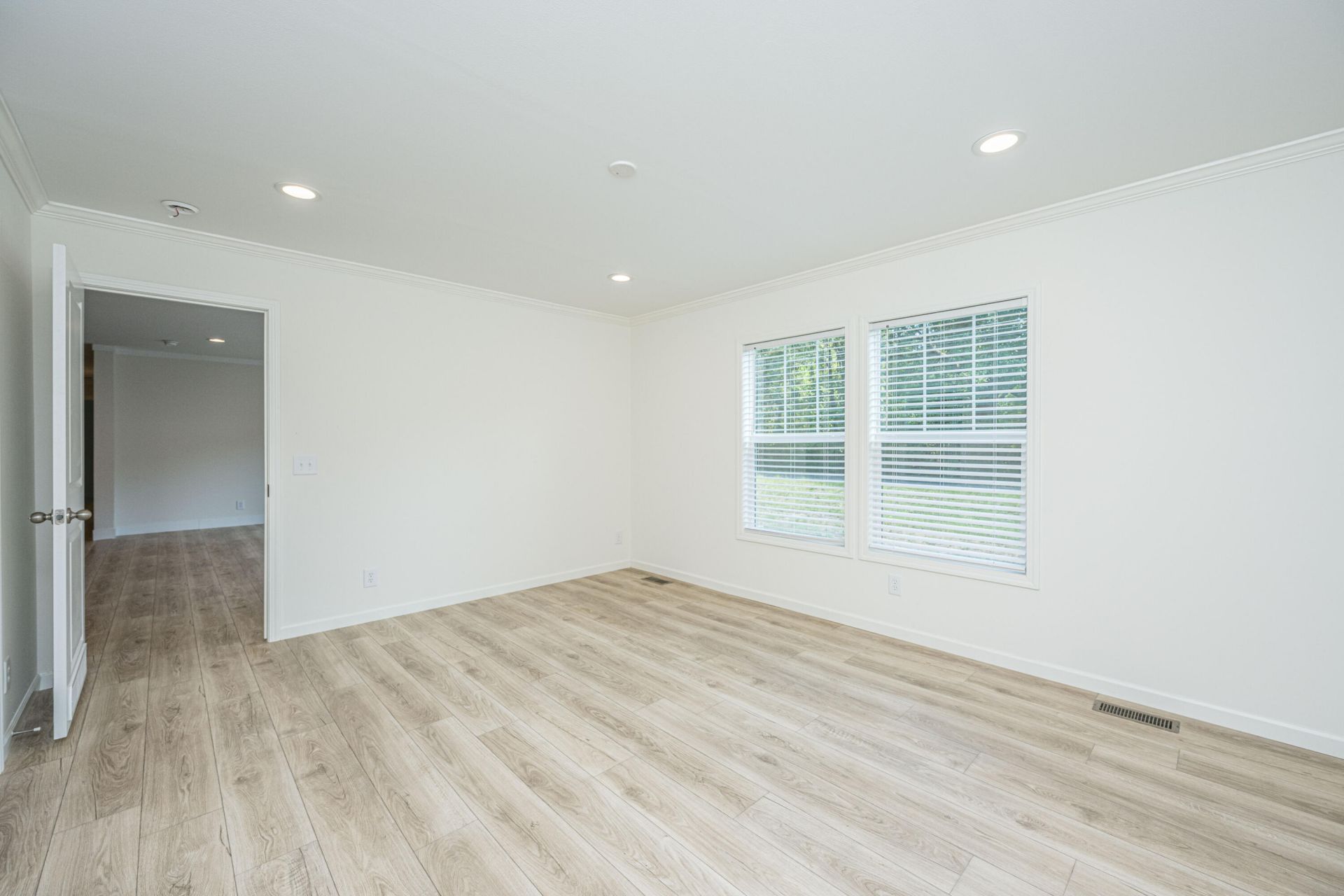 145 Upton Road Photo 19