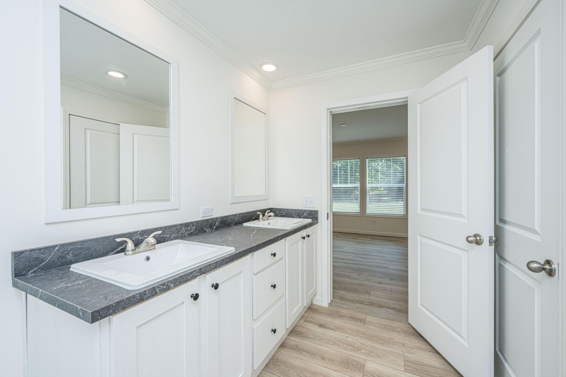 145 Upton Road Photo 24