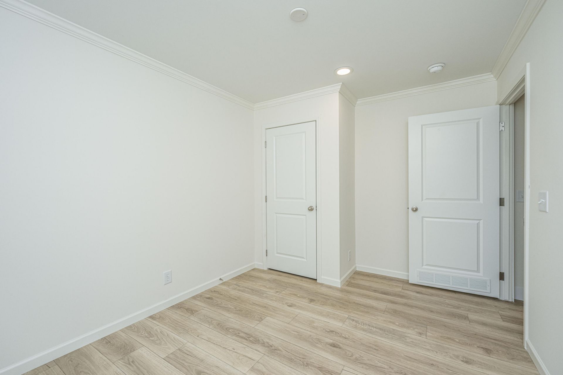 145 Upton Road Photo 30
