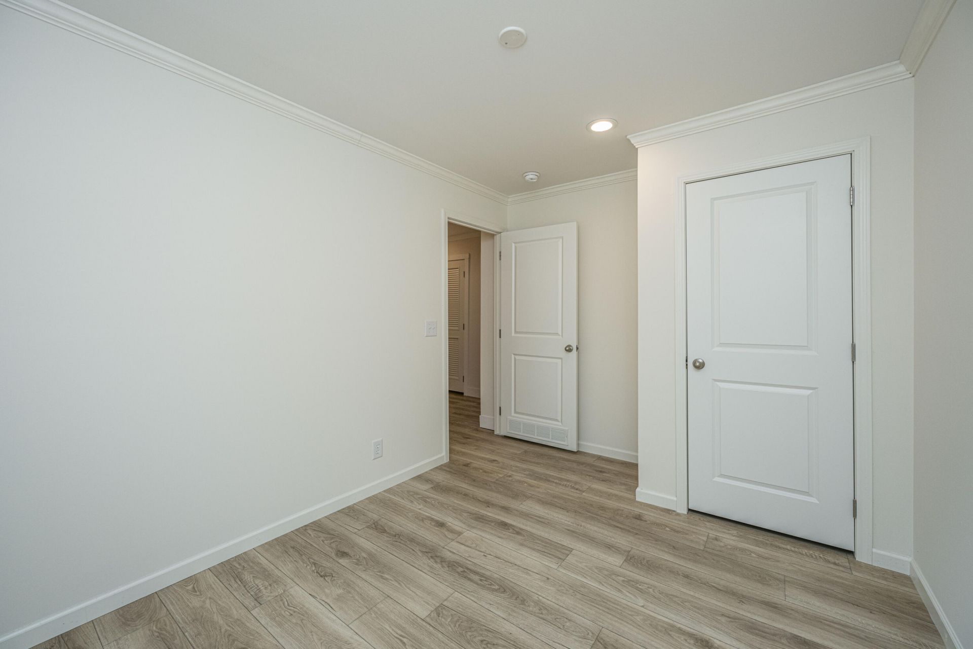 145 Upton Road Photo 33