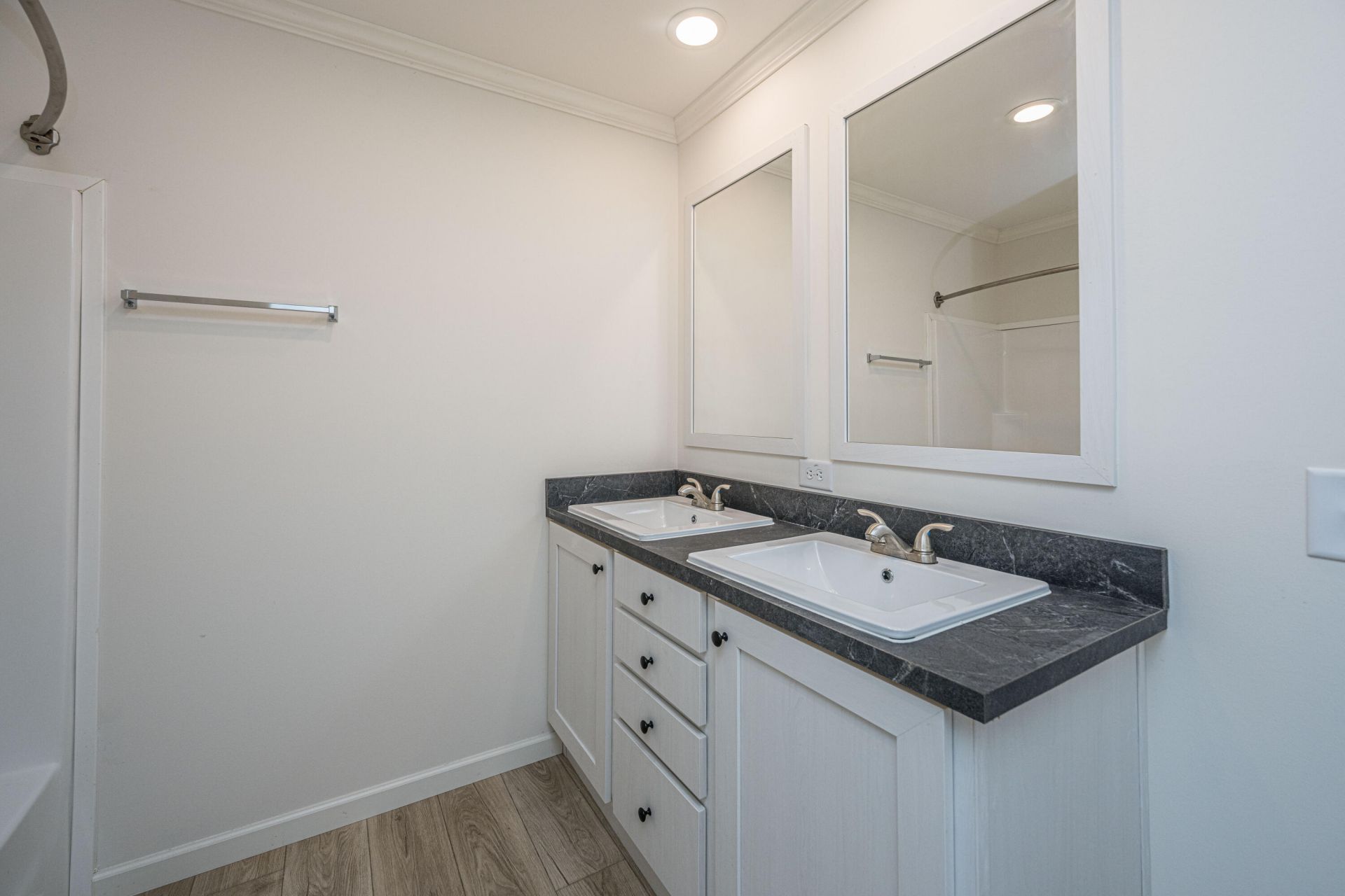 145 Upton Road Photo 35