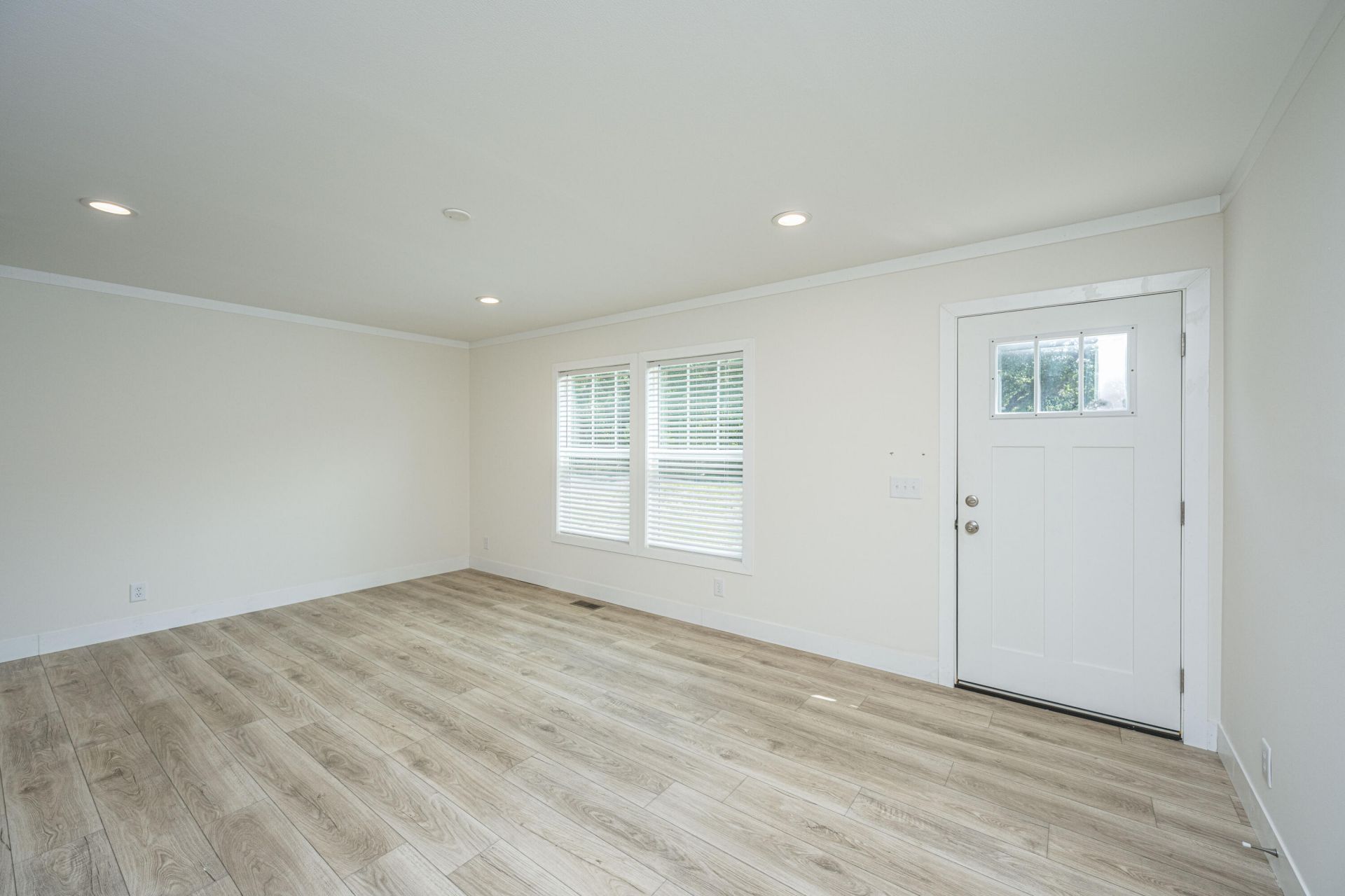 145 Upton Road Photo 6