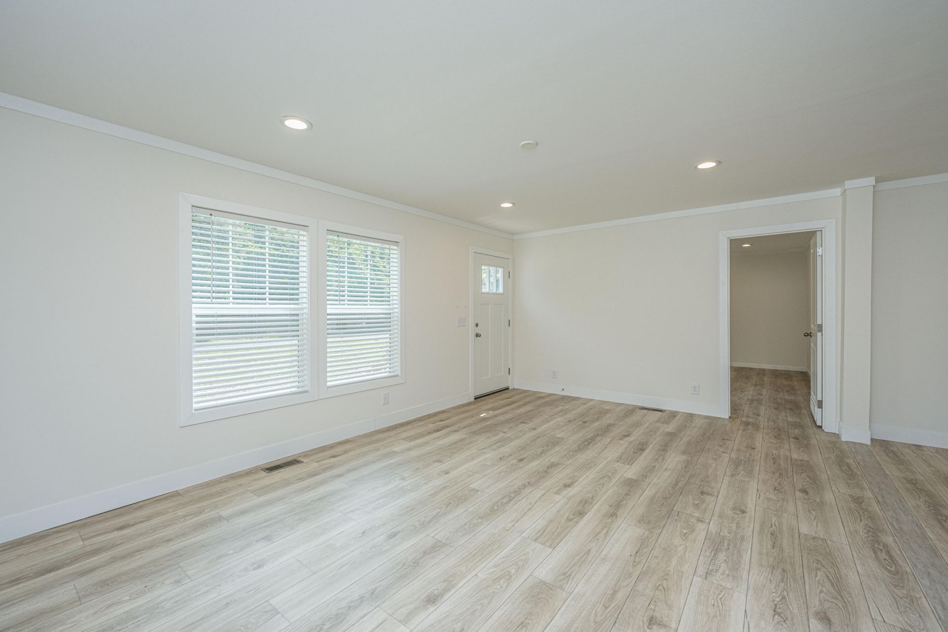 145 Upton Road Photo 8