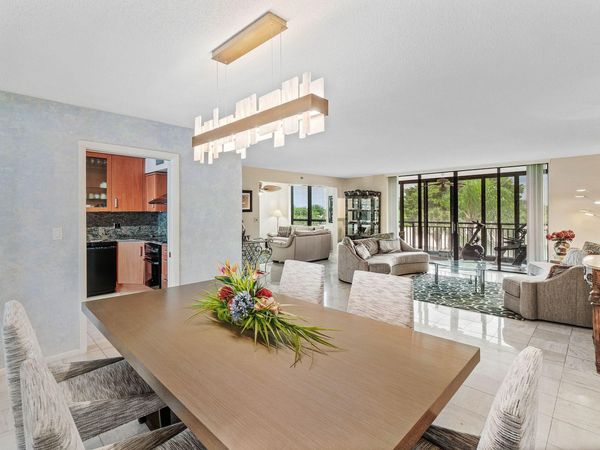 7202 Promenade Drive, Unit 401, Boca Raton, FL 33433