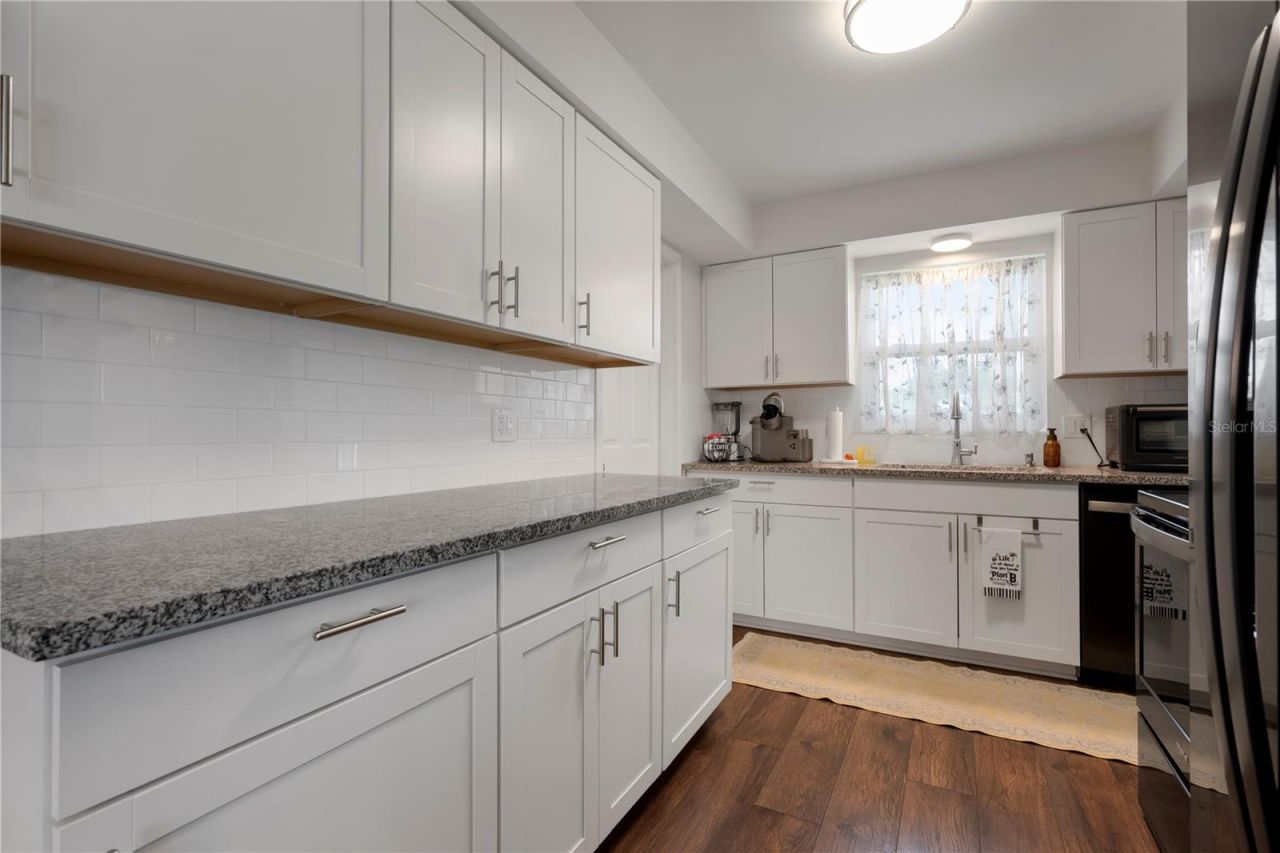 2828 Gulf Gate Drive, Sarasota, FL 34231 Photo