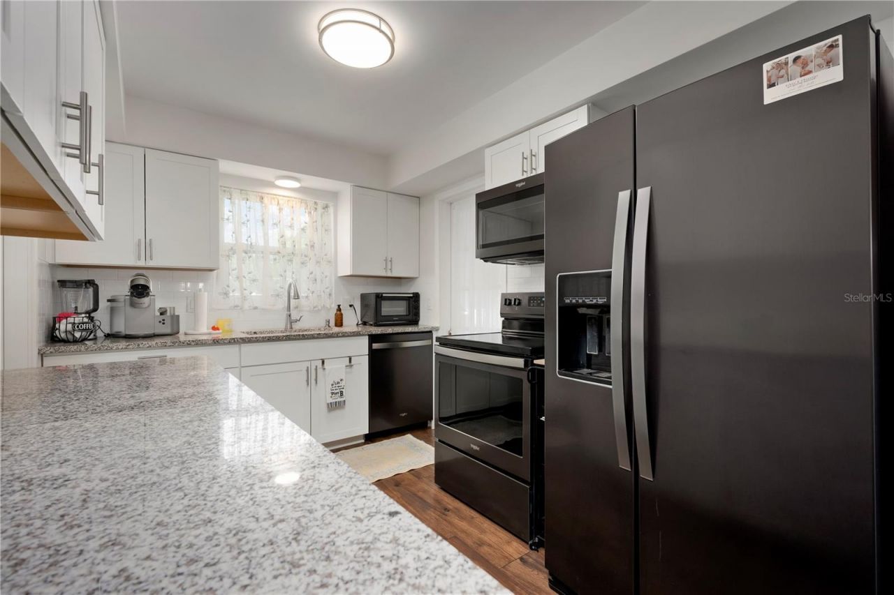 2828 Gulf Gate Drive, Sarasota, FL 34231 Photo