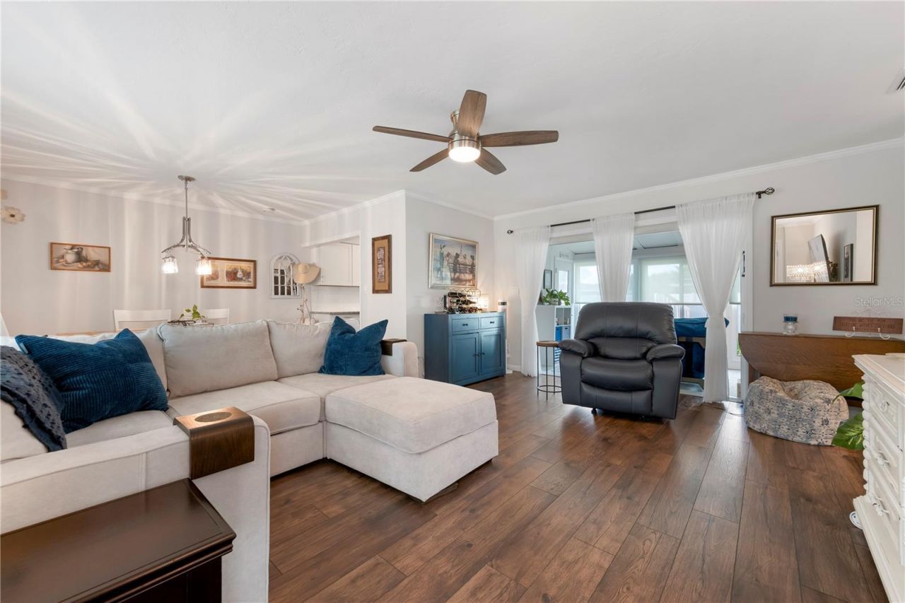 2828 Gulf Gate Drive, Sarasota, FL 34231 Photo