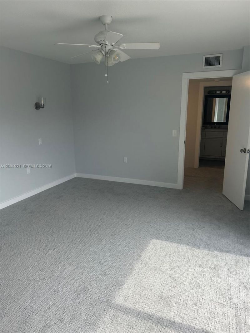 603 6th Way , Unit 603, West Palm Beach, FL 33407 Photo
