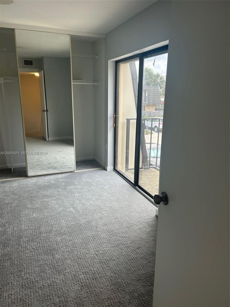 603 6th Way , Unit 603, West Palm Beach, FL 33407 Photo