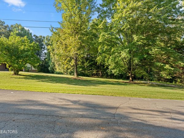 537 Bob White Drive , Loudon, TN 37774