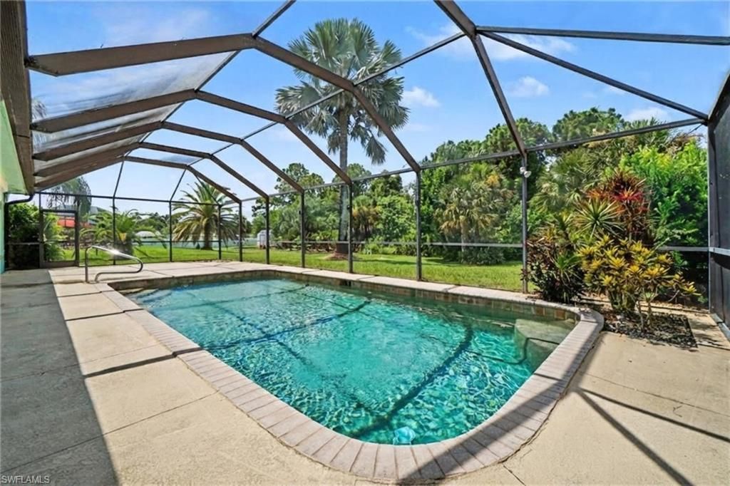 405 Poinsettia Ave , Lehigh Acres, FL 33972 Photo