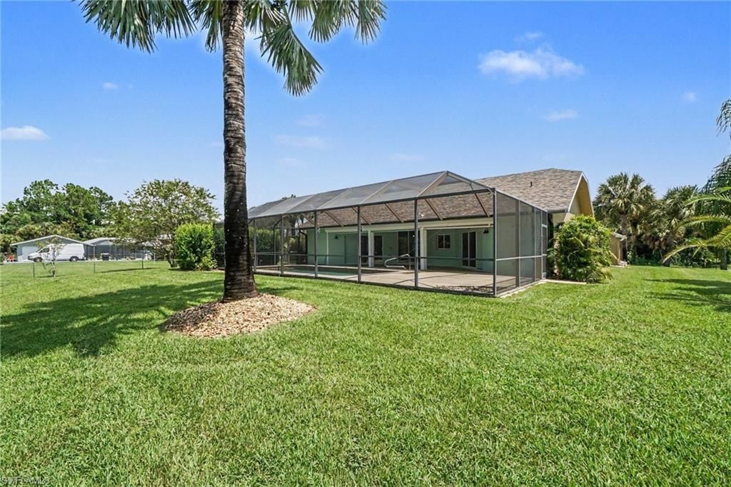 405 Poinsettia Ave , Lehigh Acres, FL 33972 Photo