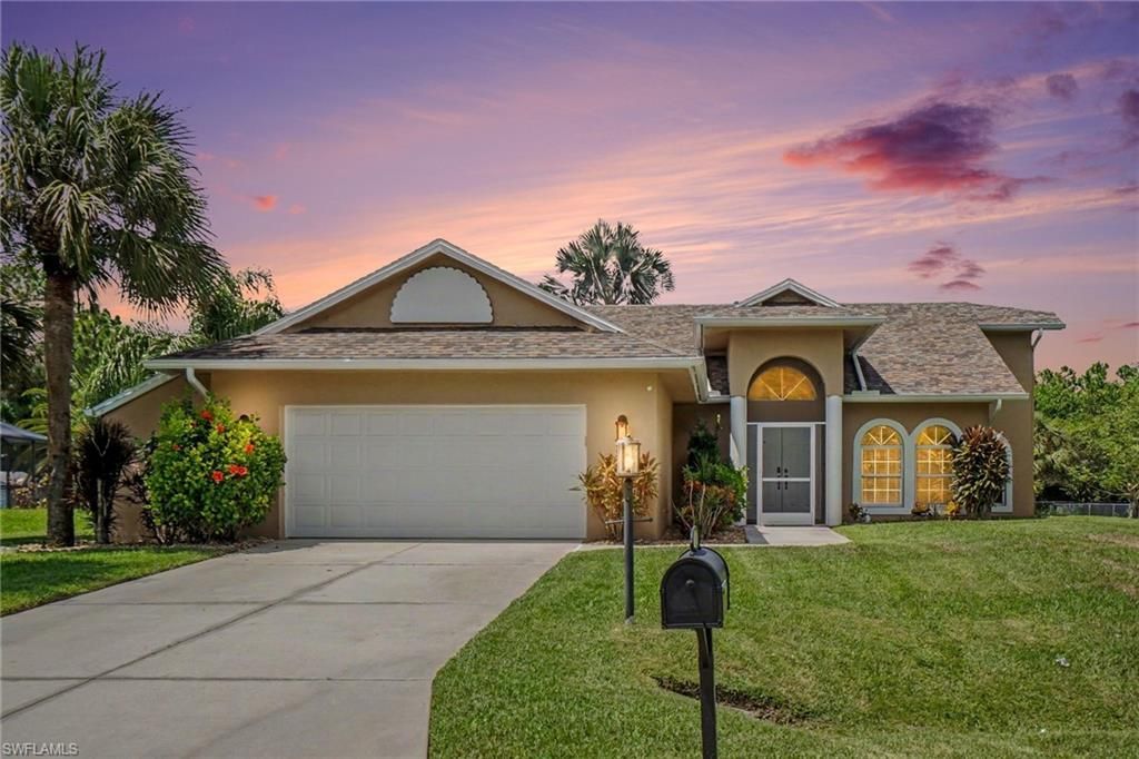 405 Poinsettia Ave , Lehigh Acres, FL 33972 Photo