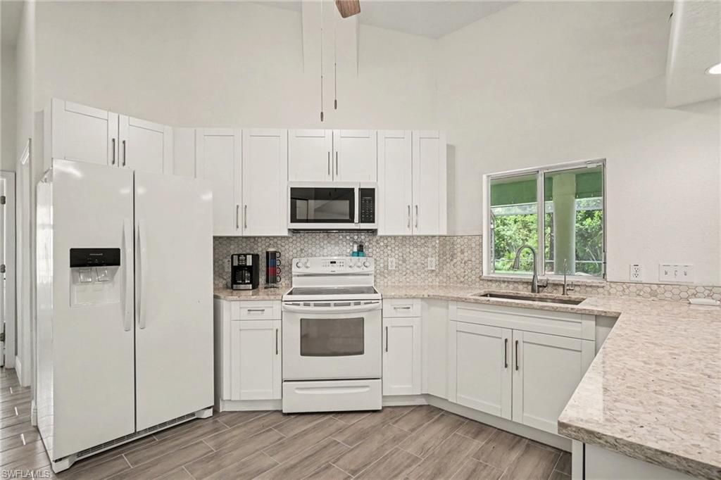 405 Poinsettia Ave , Lehigh Acres, FL 33972 Photo