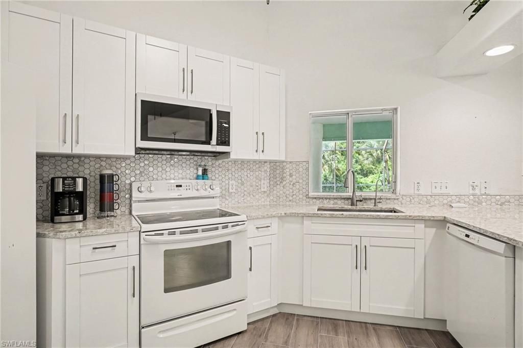 405 Poinsettia Ave , Lehigh Acres, FL 33972 Photo