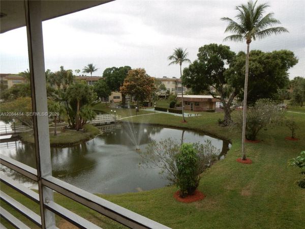 5051 W OAKLAND PARK BLVD , Unit 302, Lauderdale Lakes, FL 33313