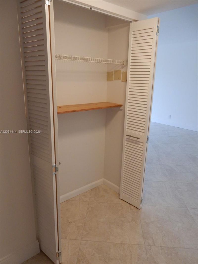 5051 W Oakland Park Blvd , Unit 302, Lauderdale Lakes, FL 33313 Photo