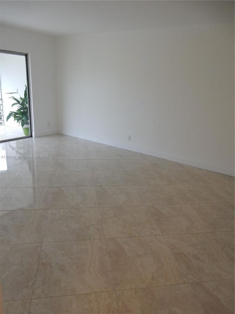 5051 W Oakland Park Blvd , Unit 302, Lauderdale Lakes, FL 33313 Photo