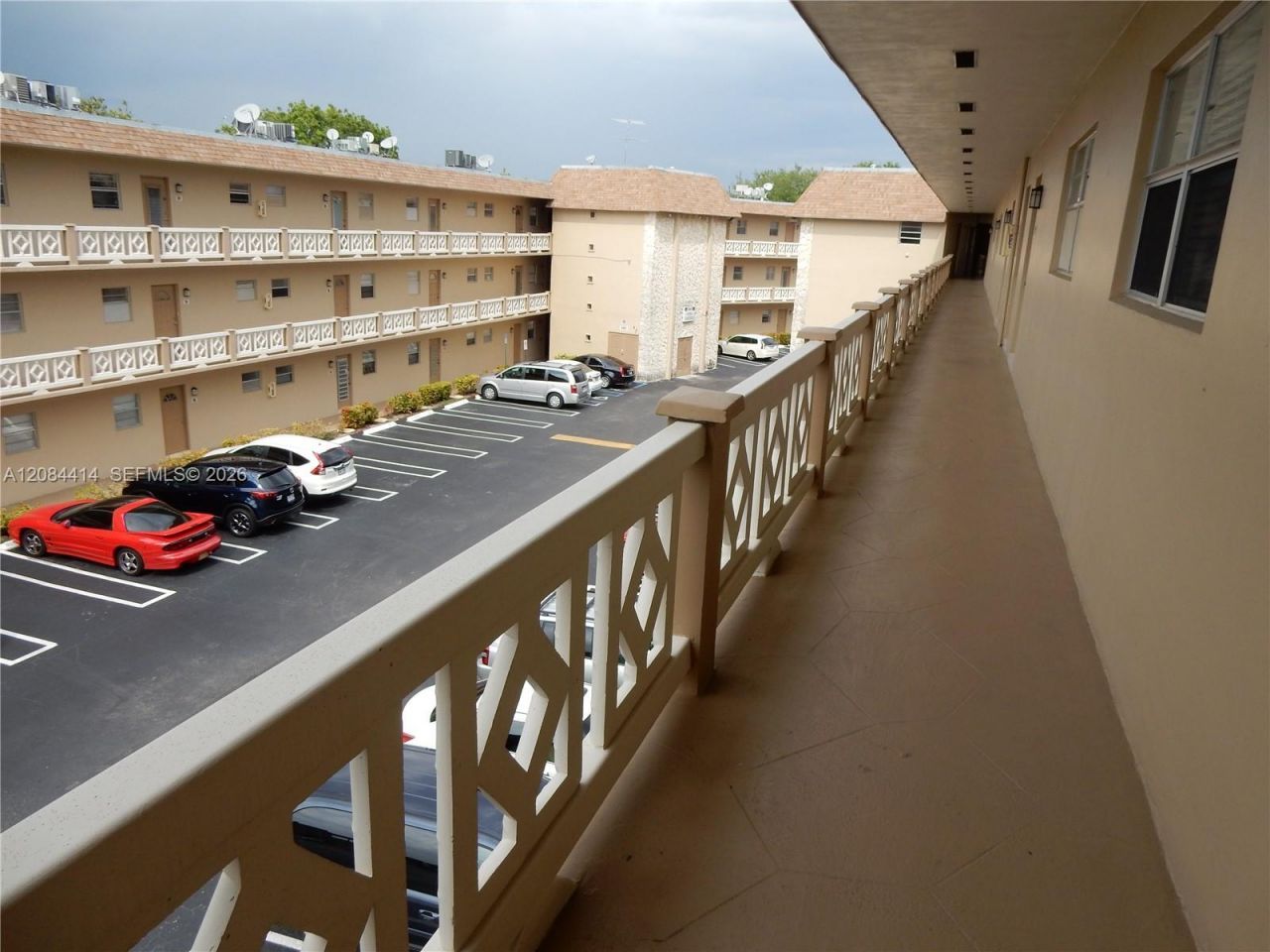 5051 W Oakland Park Blvd , Unit 302, Lauderdale Lakes, FL 33313 Photo