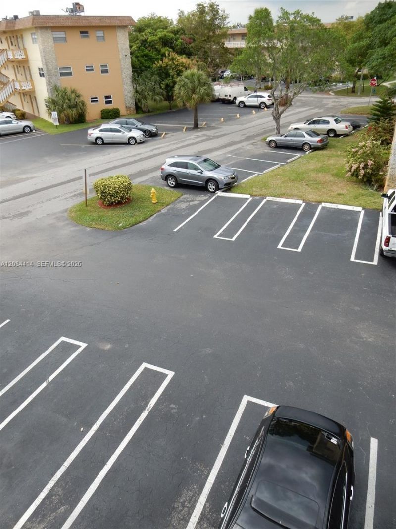 5051 W Oakland Park Blvd , Unit 302, Lauderdale Lakes, FL 33313 Photo