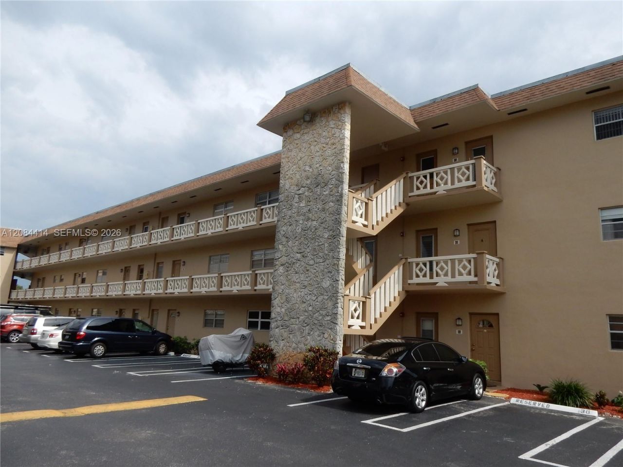 5051 W Oakland Park Blvd , Unit 302, Lauderdale Lakes, FL 33313 Photo