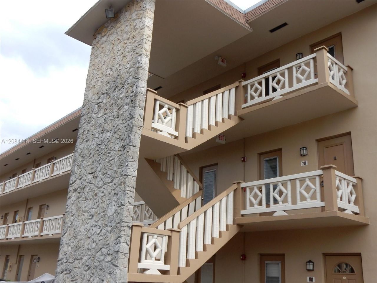 5051 W Oakland Park Blvd , Unit 302, Lauderdale Lakes, FL 33313 Photo