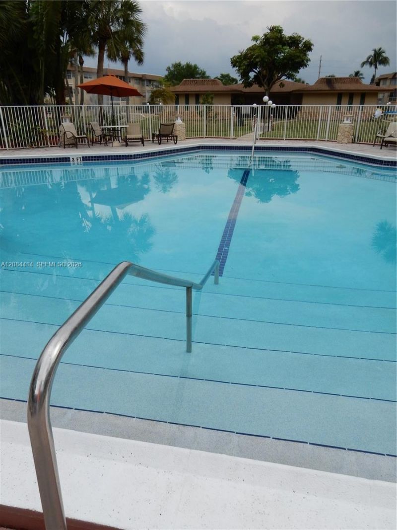 5051 W Oakland Park Blvd , Unit 302, Lauderdale Lakes, FL 33313 Photo