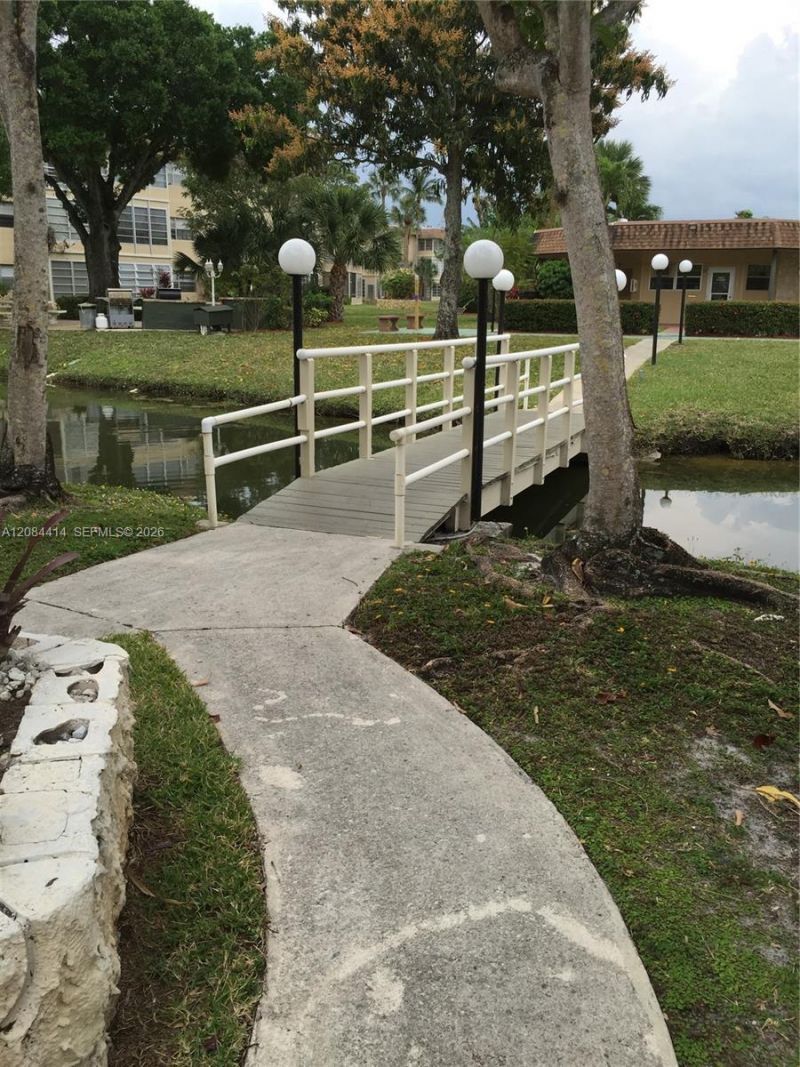 5051 W Oakland Park Blvd , Unit 302, Lauderdale Lakes, FL 33313 Photo