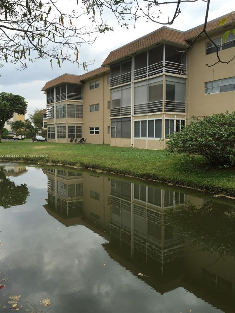 5051 W Oakland Park Blvd , Unit 302, Lauderdale Lakes, FL 33313 Photo