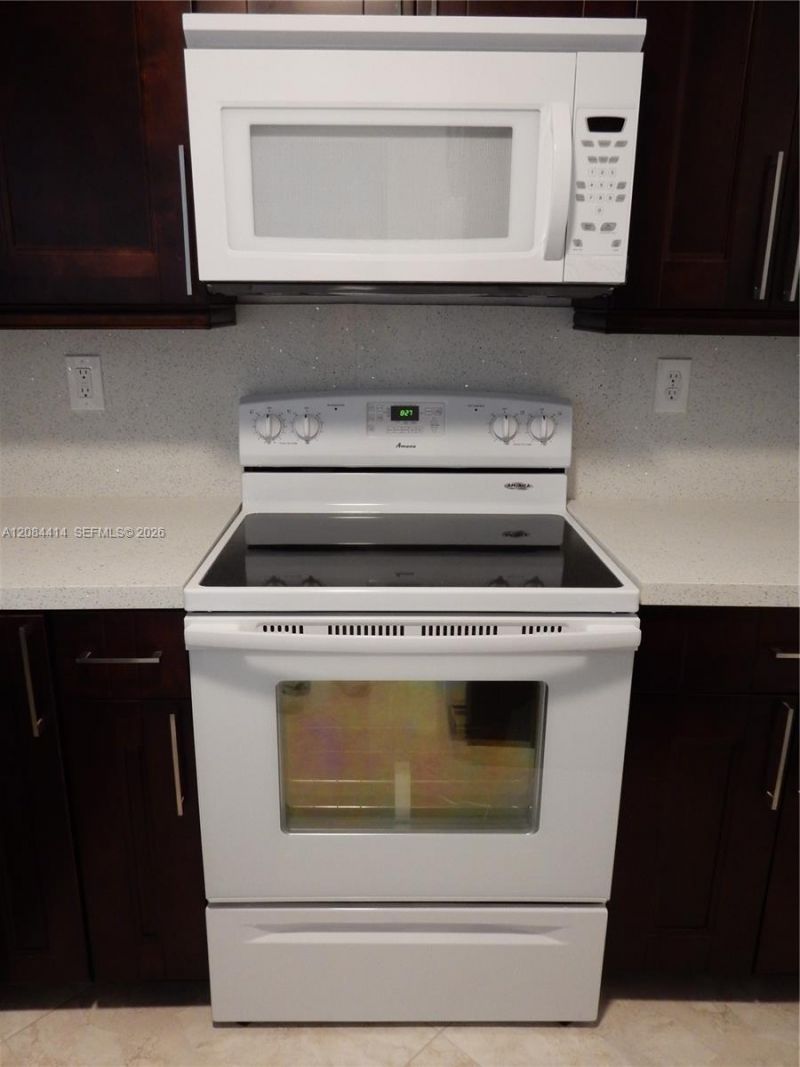 5051 W Oakland Park Blvd , Unit 302, Lauderdale Lakes, FL 33313 Photo