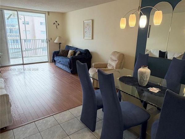 319 NE 14th Ave, Unit 505, Hallandale Beach, FL 33009