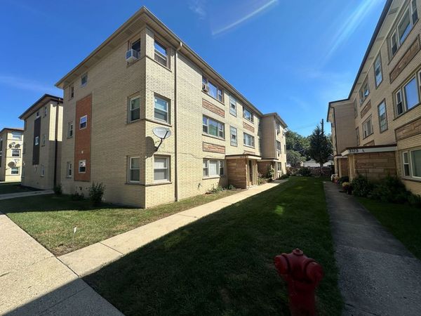 3129 N Nashville Avenue, Unit 2W, Chicago, IL 60634