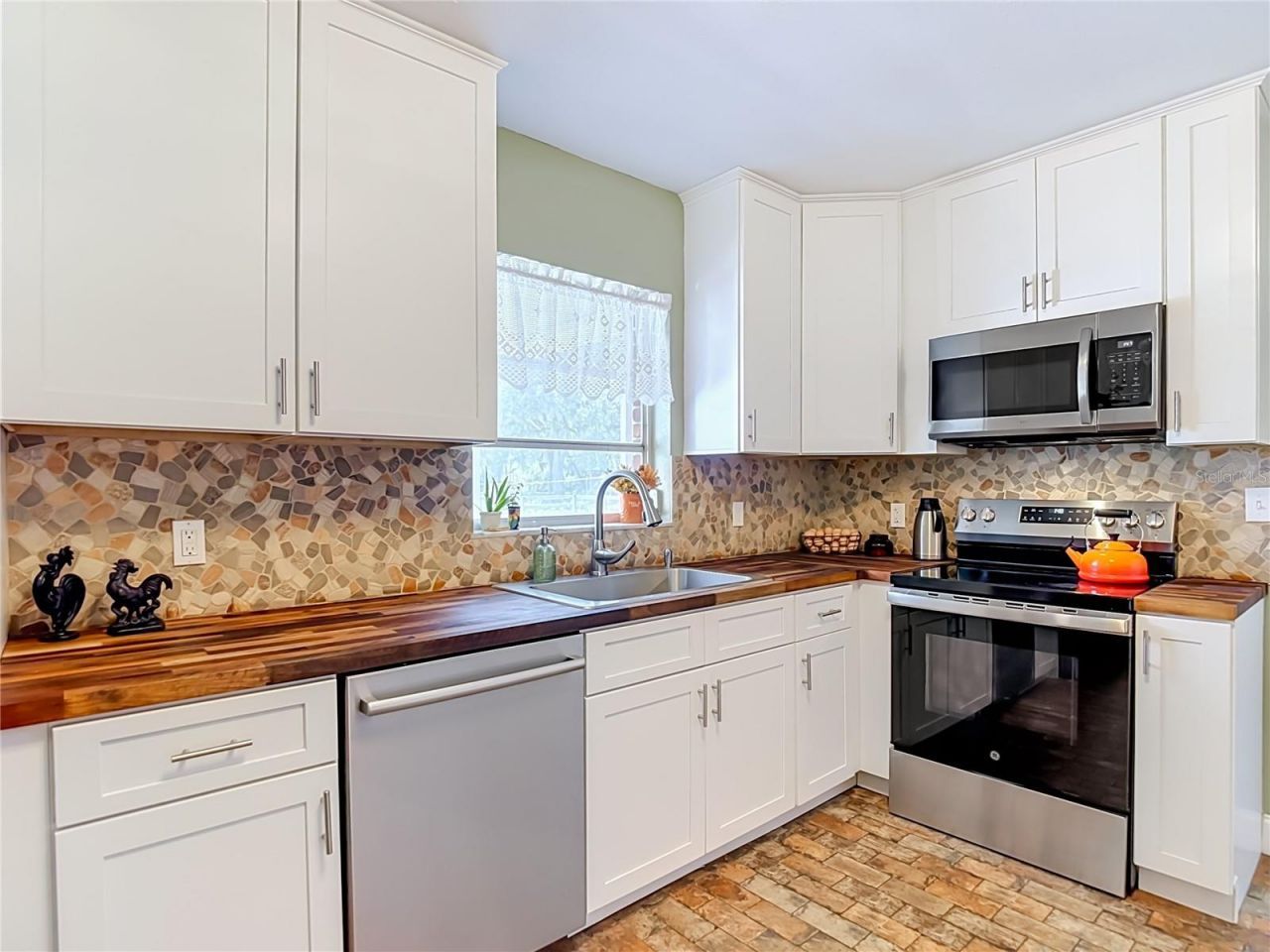 1644 W Socrum Loop Road, Lakeland, FL 33810 Photo