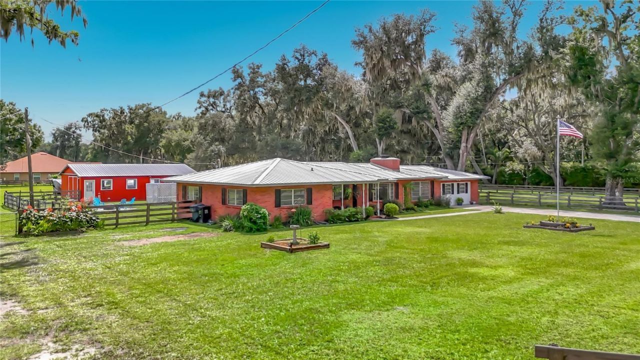 1644 W Socrum Loop Road, Lakeland, FL 33810 Photo