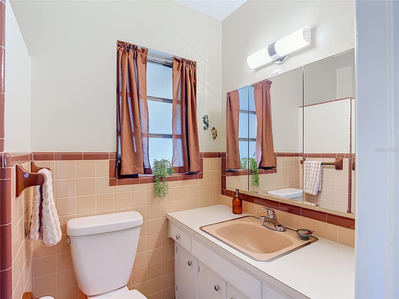 1644 W Socrum Loop Road, Lakeland, FL 33810 Photo