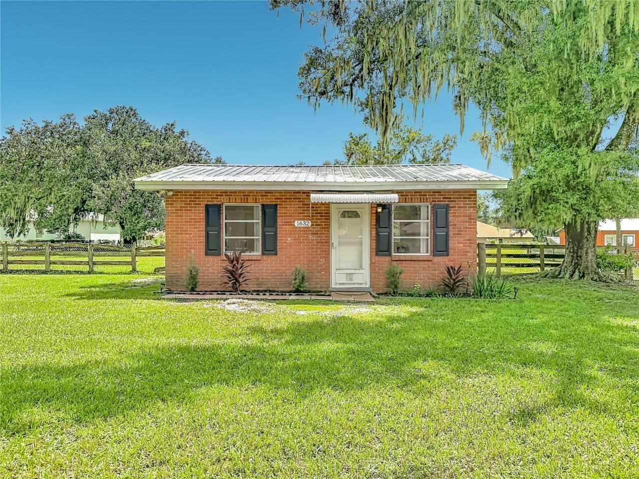 1644 W Socrum Loop Road, Lakeland, FL 33810 Photo