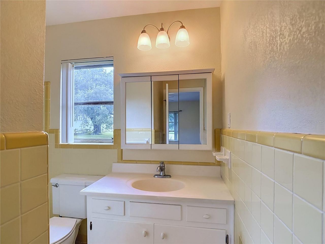 1644 W Socrum Loop Road, Lakeland, FL 33810 Photo