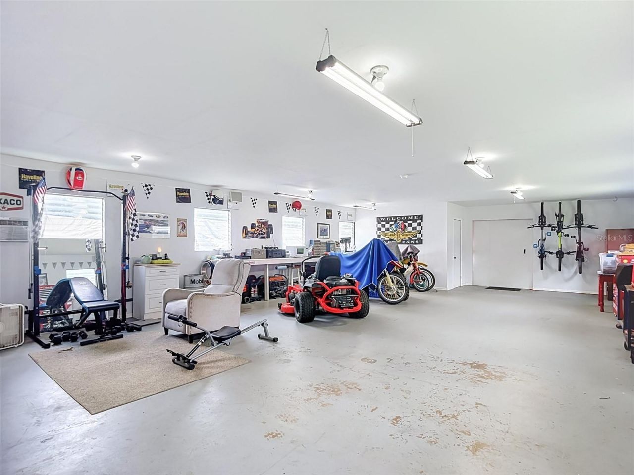 1644 W Socrum Loop Road, Lakeland, FL 33810 Photo