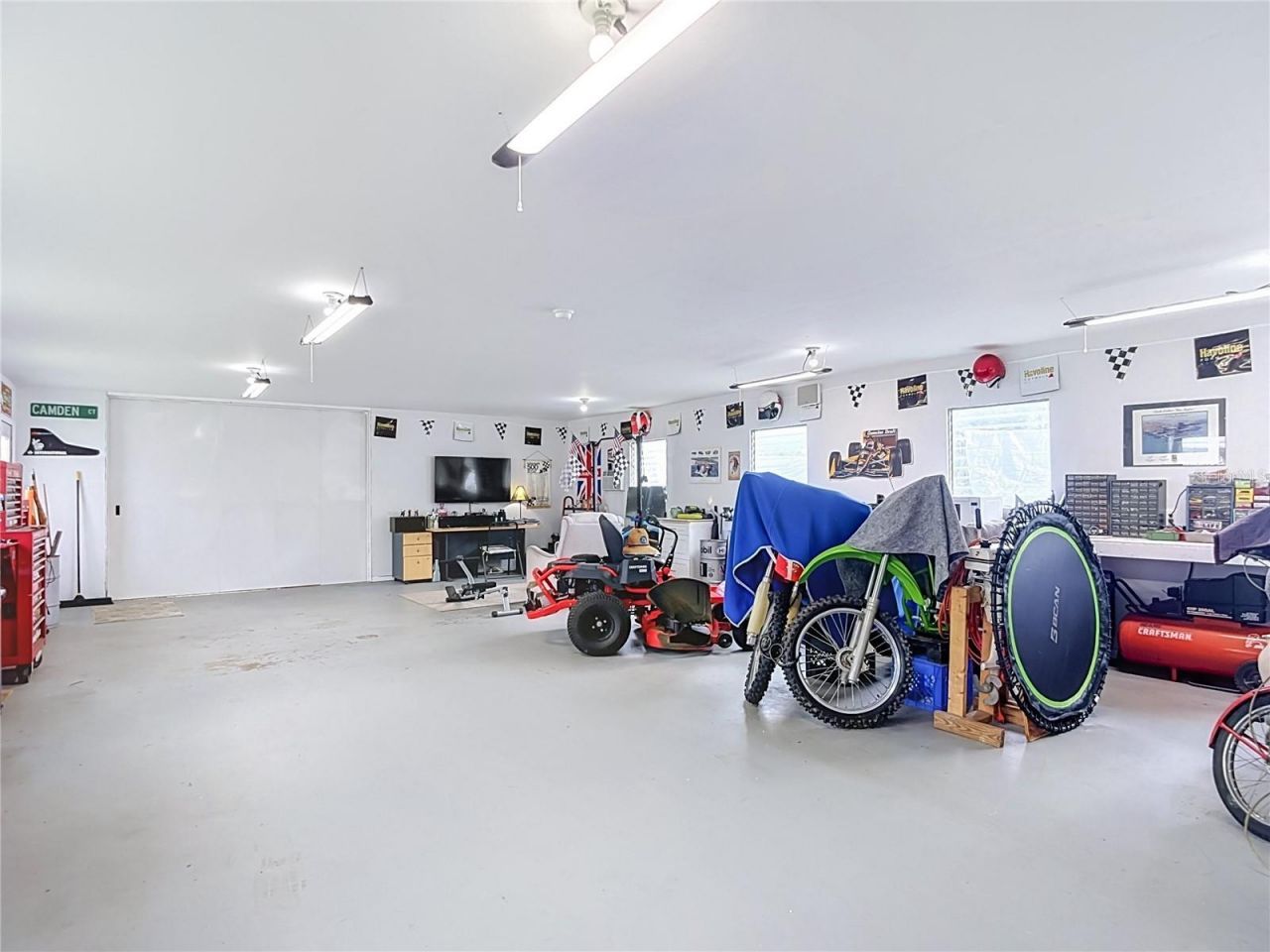 1644 W Socrum Loop Road, Lakeland, FL 33810 Photo